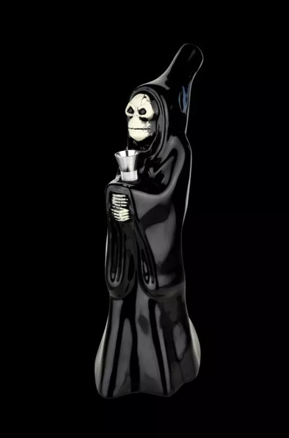 Ceramic Bong – Skeleton Cupbearer