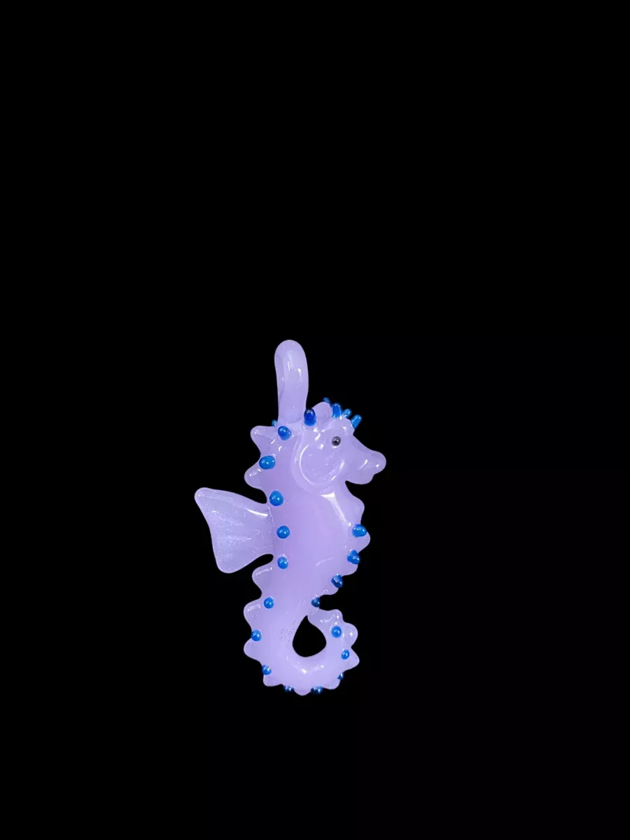 Liz Wright Glass Seahorse Pendant – Cotton Candy Inspired Artistry