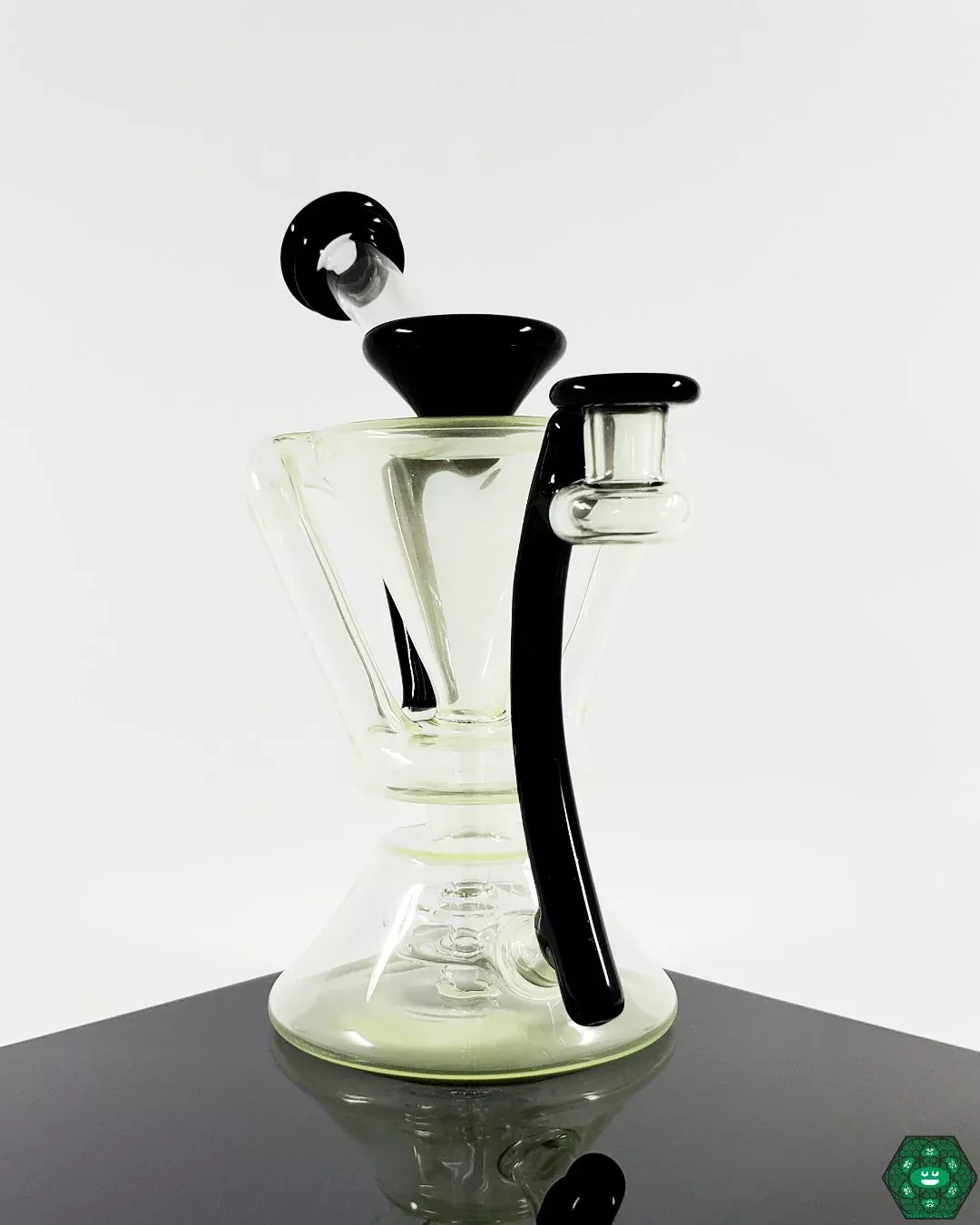 McGrew Glass Ghostidote Internal Recycler – Smooth Pulls with a Refined Internal Design