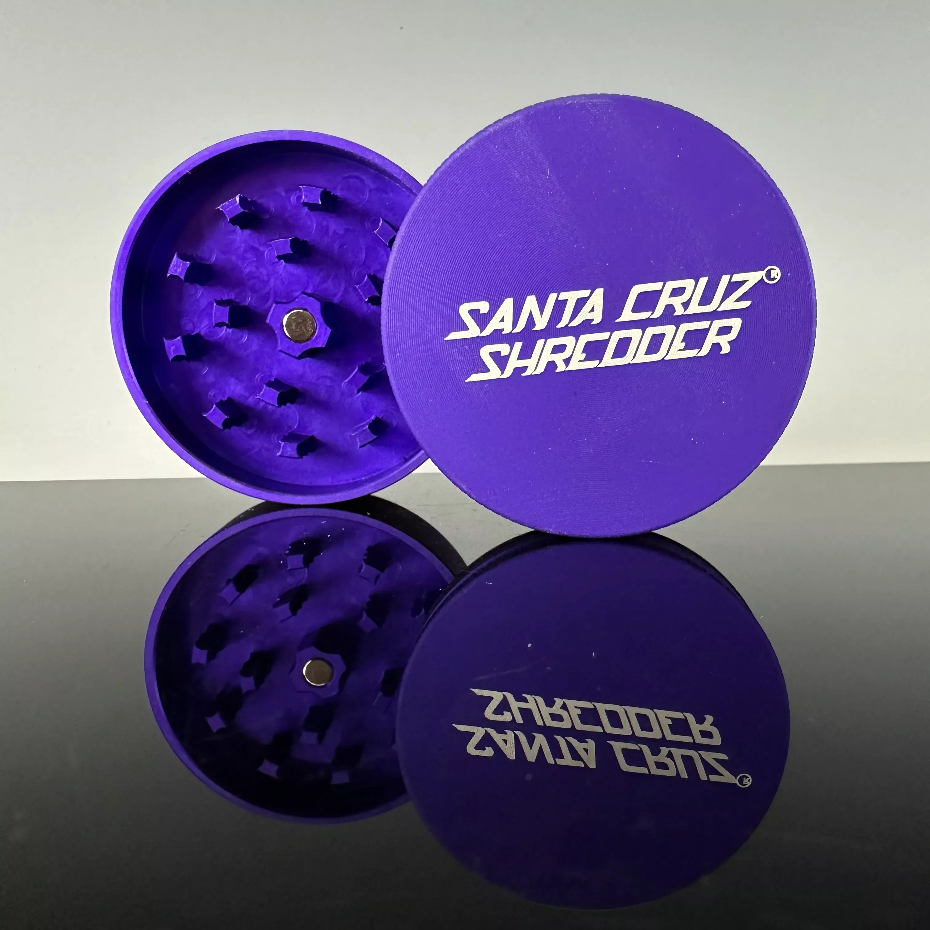 Medium 2-Piece Shredder by Santa Cruz Shredder