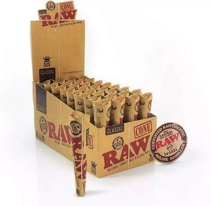 RAW Classic King Size Cones 3ct - 32 Pack Display Box