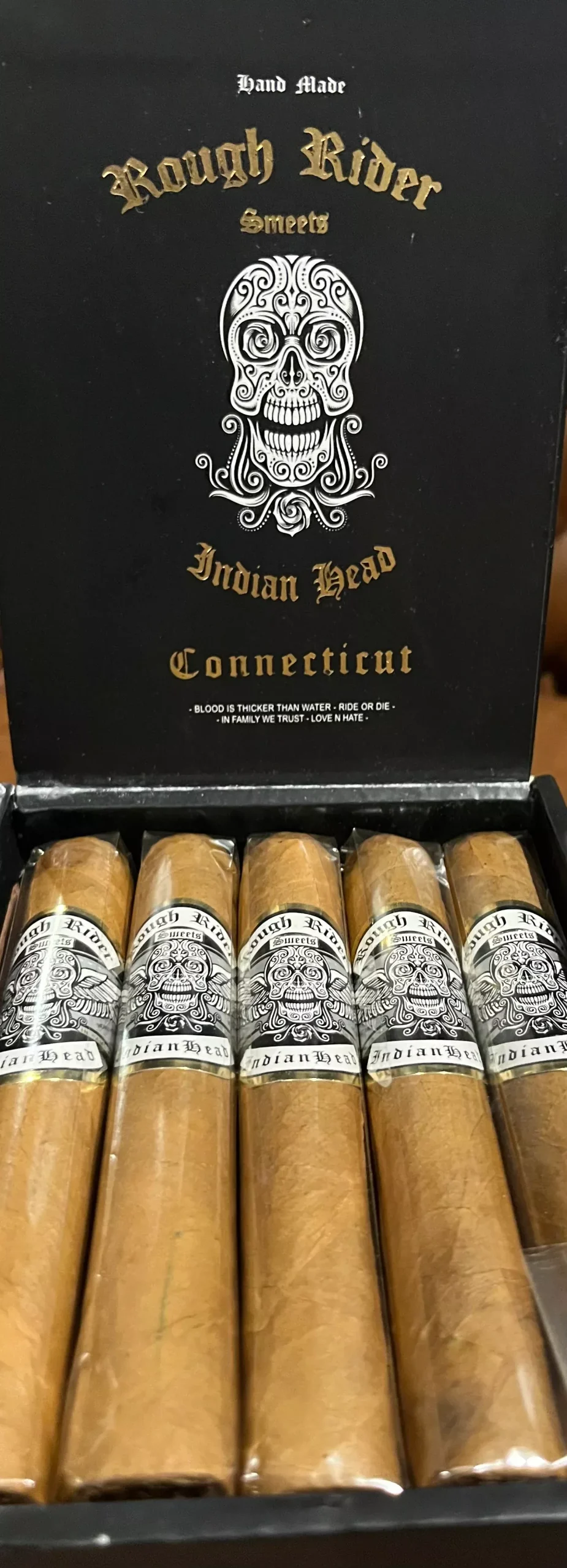 Rough Riders Connecticut Sweet Tip Robusto (5 X 50)