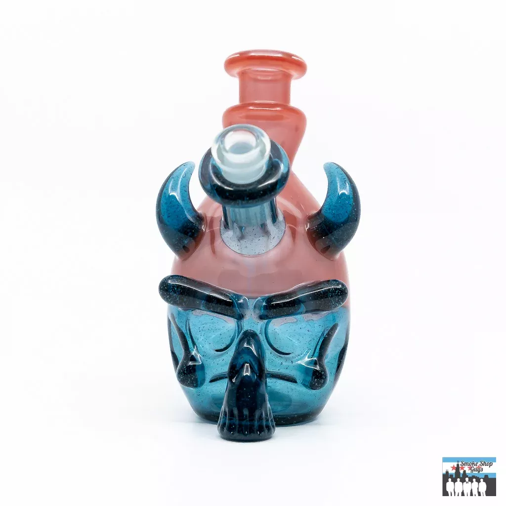 Tuskum Glass Skull Recycler – Artistic Rig with Red Crayon & Atomic Blue Stardust Finish