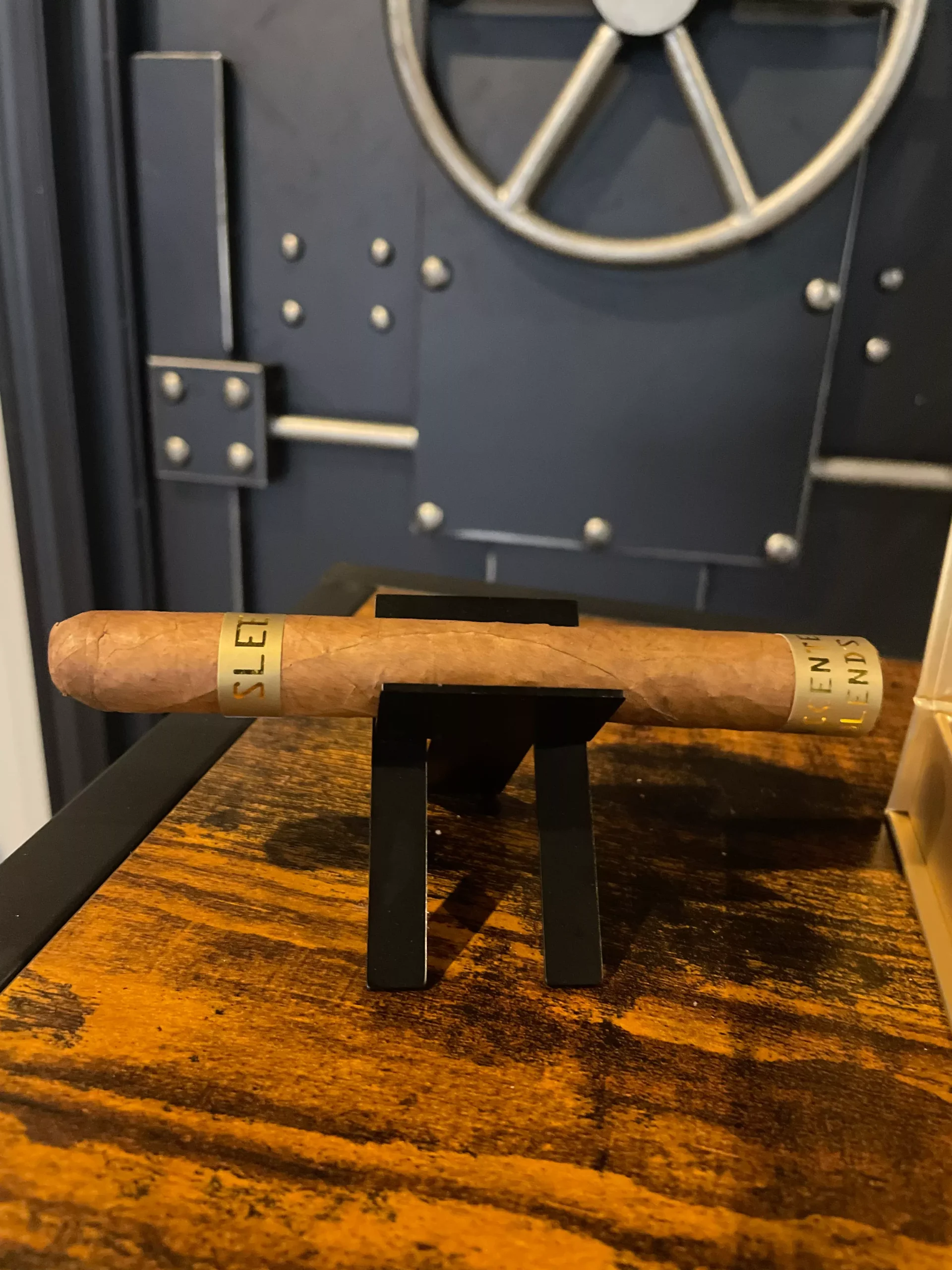 Vincente Blends - Sleek Gold